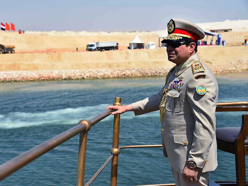 Le président égyptien a inauguré une nouvelle voie du canal de Suez