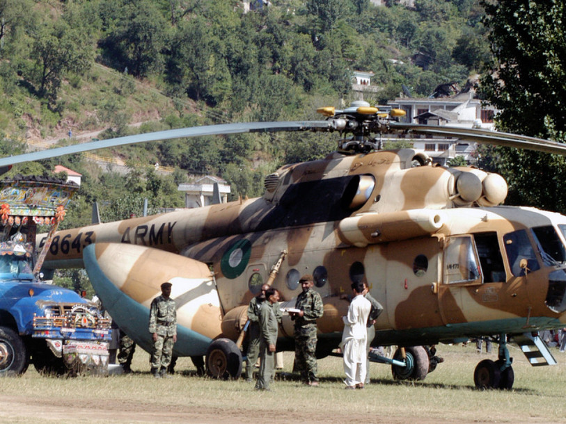 Douze morts dans l'accident d'un hélicoptère militaire au Pakistan