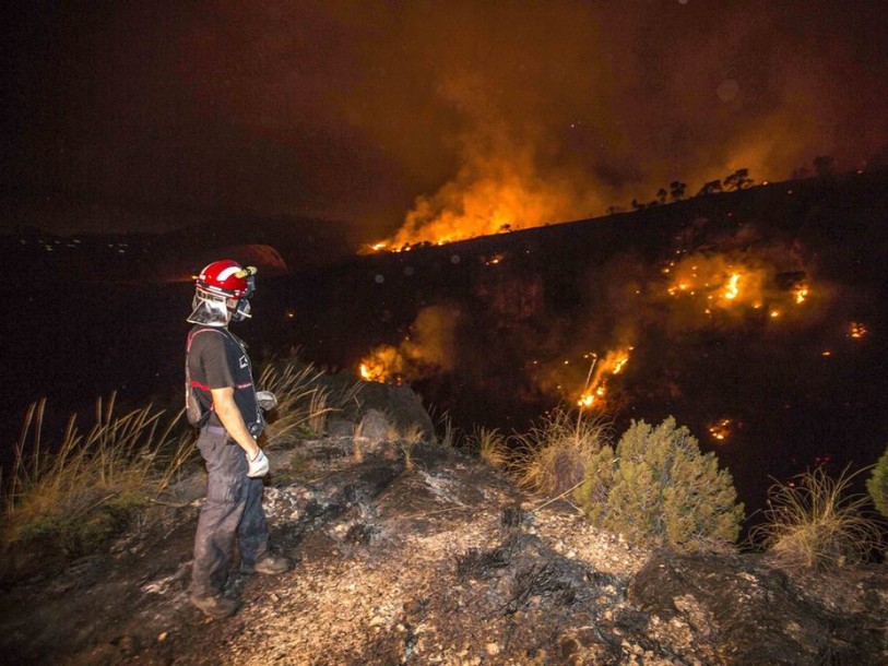Un incendie force l'évacuation de 1400 personnes en Espagne