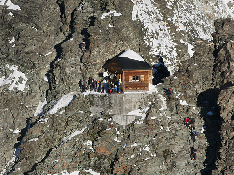 Un alpiniste mort de froid au Cervin, un autre disparu