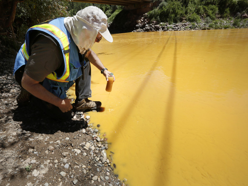 Des rivières polluées virent à l'orange dans l'Ouest américain