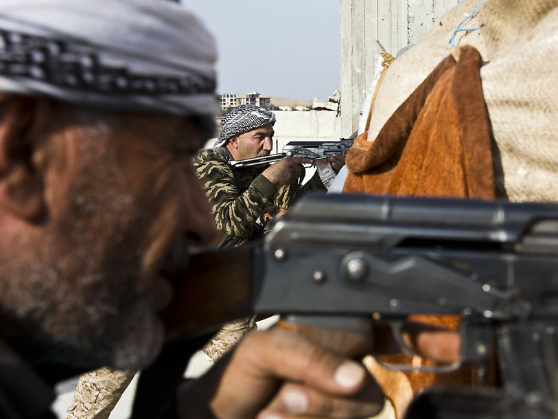 L'EI encercle un bastion rebelle dans le nord de la Syrie