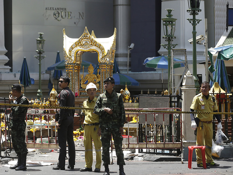 Un suspect recherché après l'attentat de Bangkok