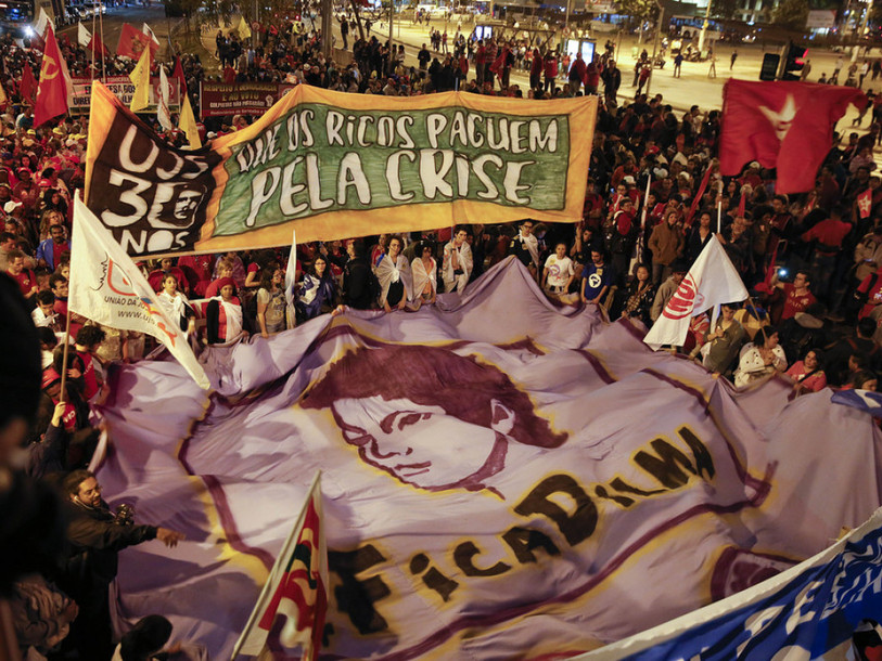 Manifestations de soutien à Dilma Rousseff dans 30 villes du Brésil