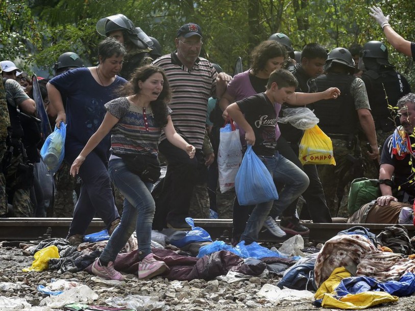 Grèce: 1500 migrants pénètrent sans encombre en Macédoine