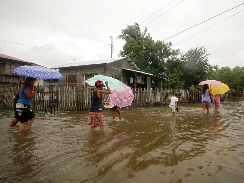 Un puissant typhon frappe les Philippines, dix morts