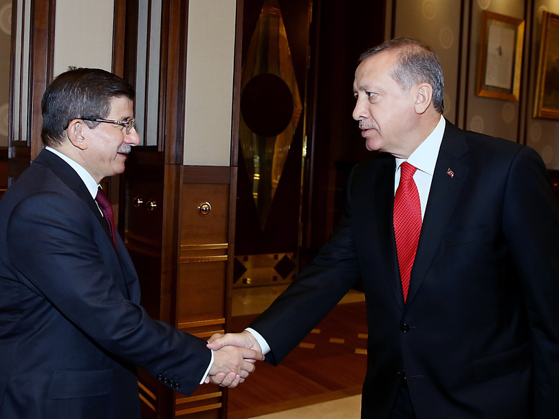 Davutoglu formera un gouvernement d'intérim en Turquie