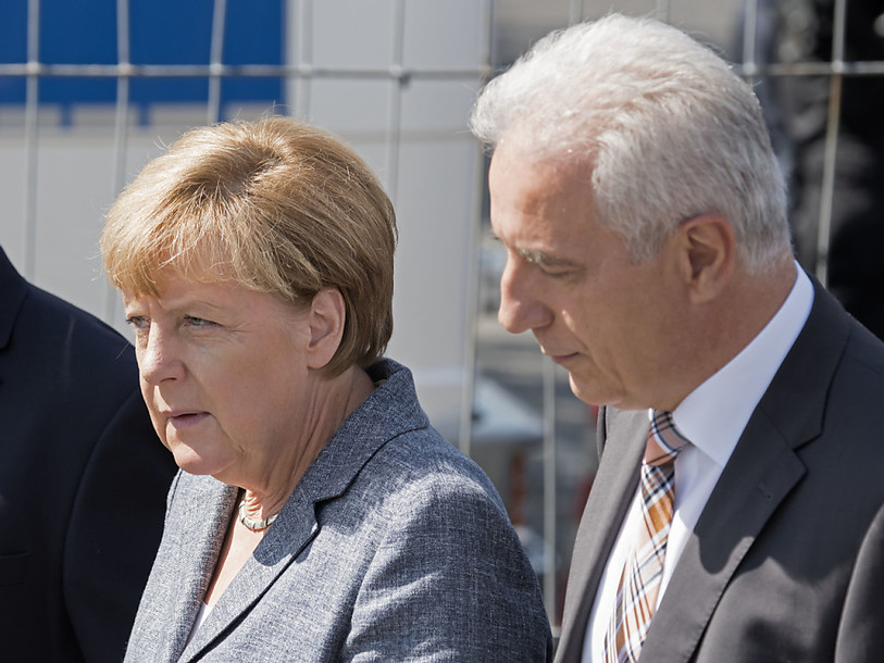Merkel huée en arrivant à un centre de réfugiés à Heidenau