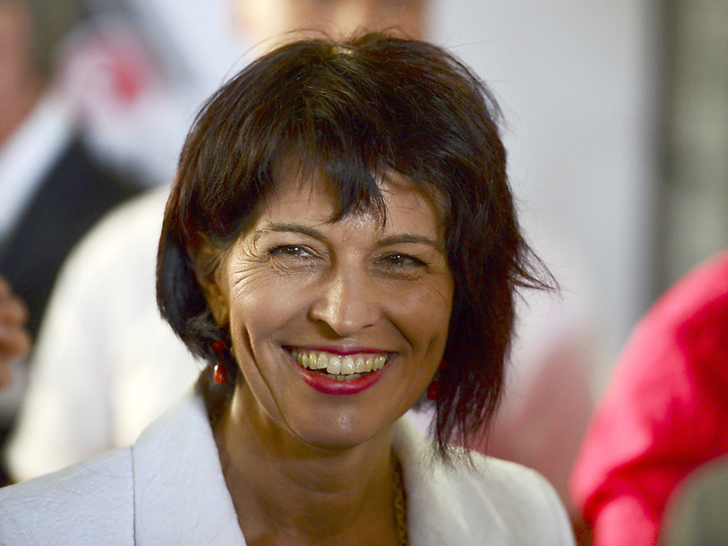 D. Leuthard annonce plus de moyens pour les radios privées dès 2016