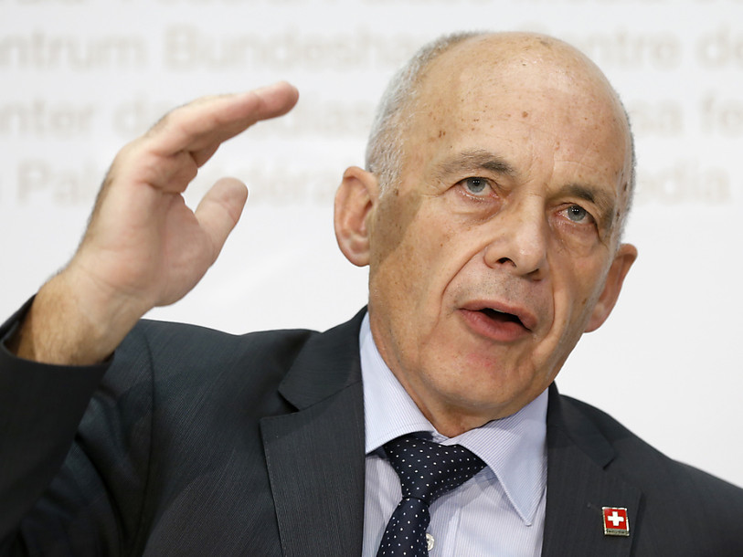La Suisse maîtrise la situation dans l'asile, affirme Ueli Maurer