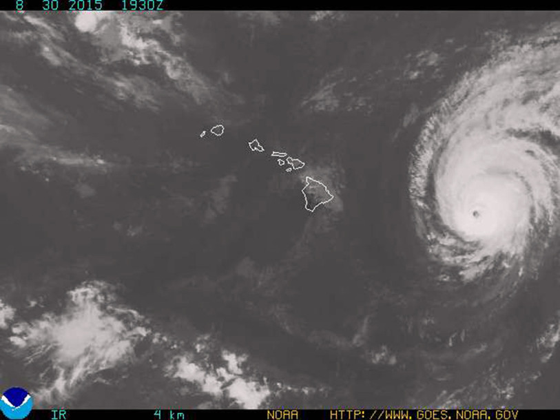 Ignacio, ouragan de catégorie 4, se rapproche d'Hawaï