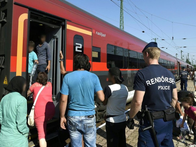 Contrôle accru à la frontière entre la Hongrie et l'Autriche