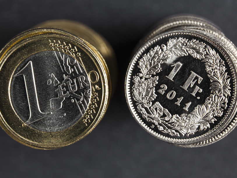 L'euro franchit le cap de 1,10 franc, au plus haut depuis huit mois