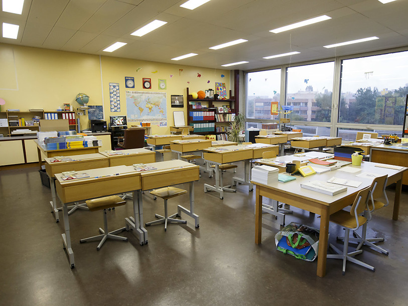 Le National accepte finalement les civilistes dans les écoles