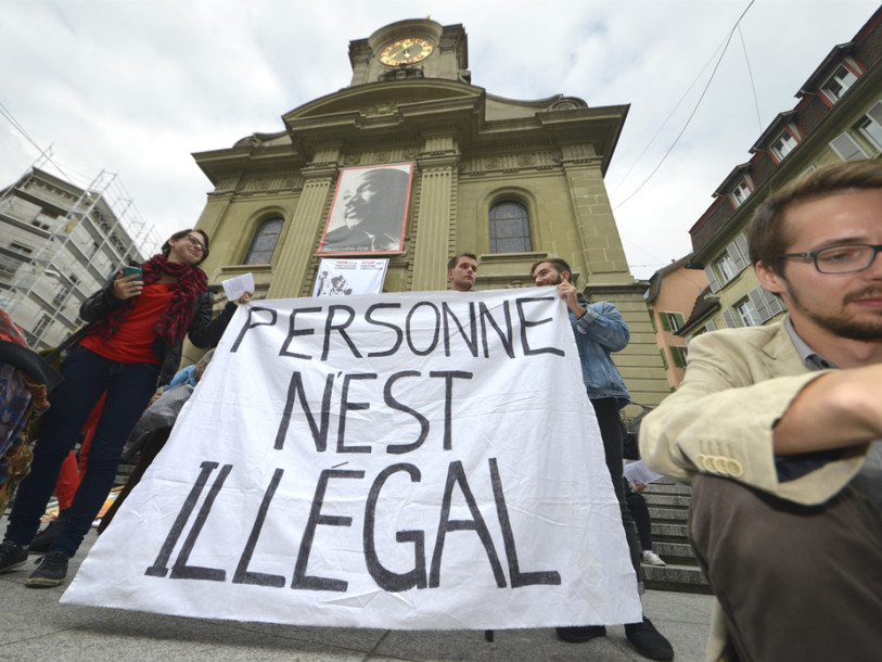 Près de 500 personnes souhaitent la bienvenue aux réfugiés