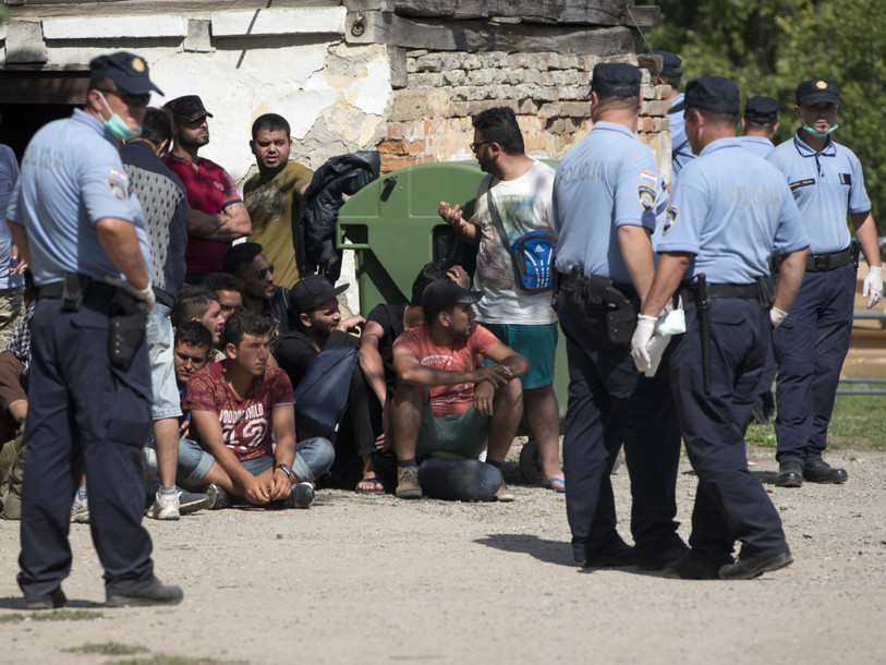 Crise migratoire: les premiers réfugiés sont entrés en Croatie