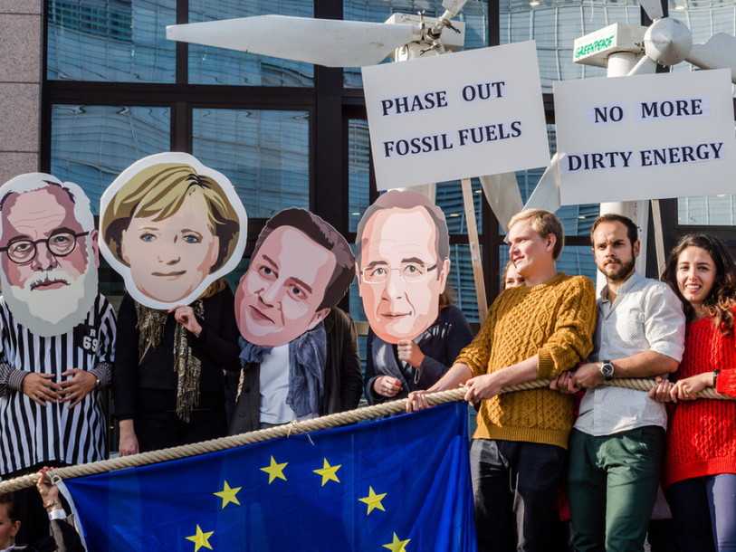 Climat: l'UE s'accorde sur une baisse de 40% des émissions de gaz