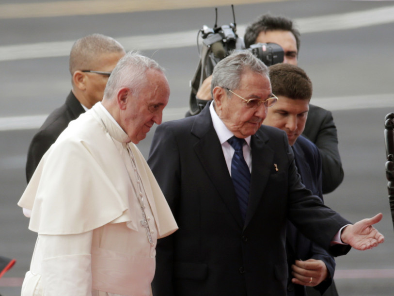 Le pape François appelle à Cuba à avancer dans le rapprochement
