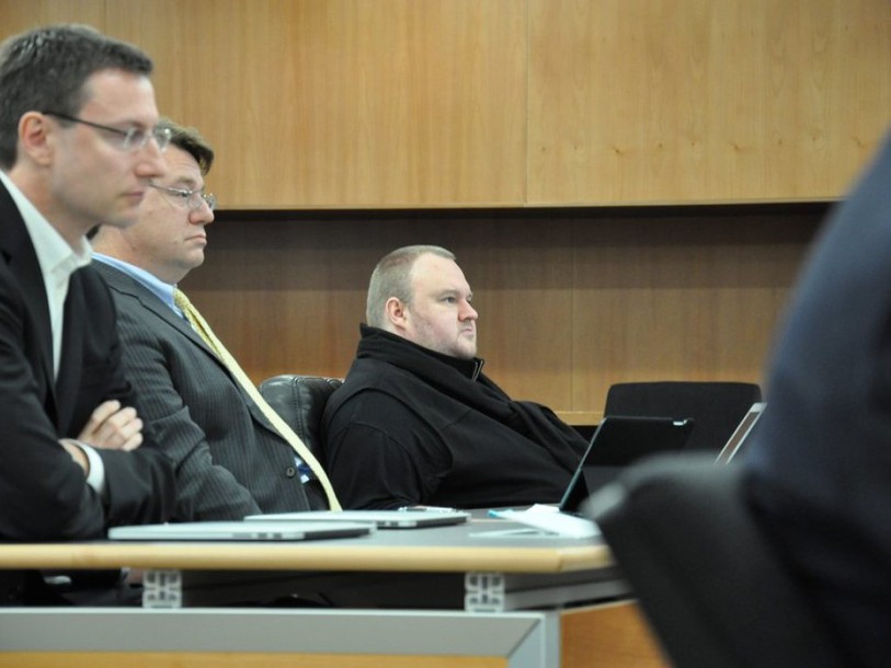 Le fondateur de Megaupload obtient le report de son audience