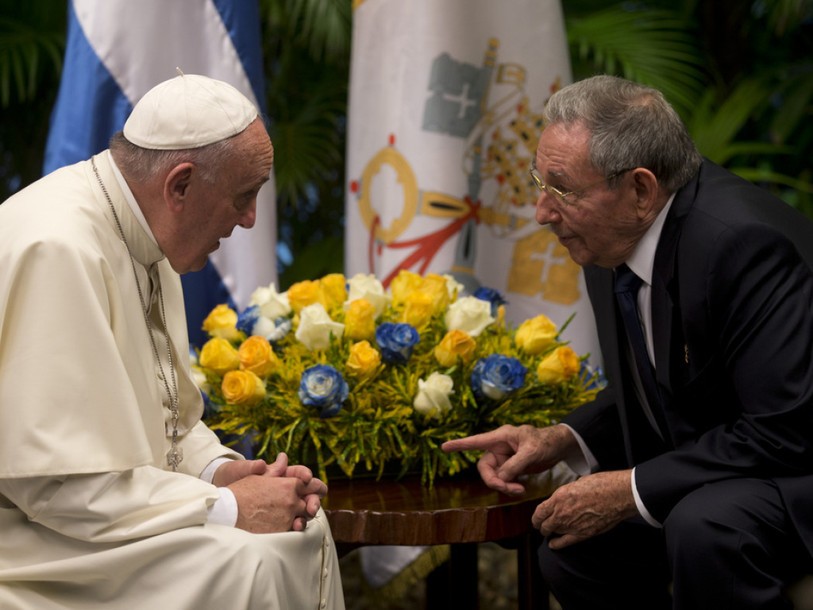 François tance la richesse dans l'Eglise - Le pape à Holguin lundi
