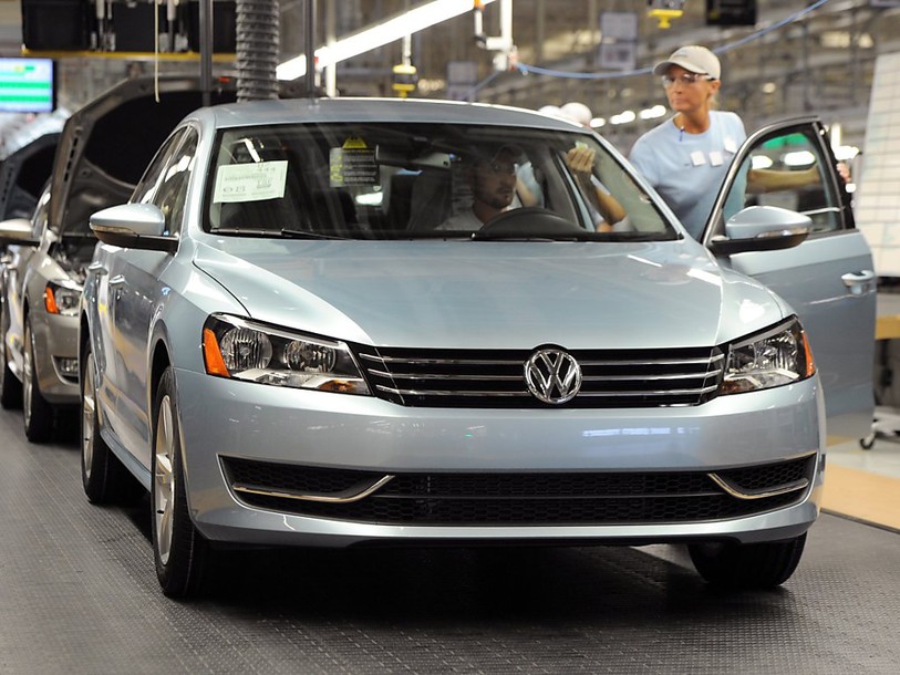 Volkswagen dévisse à la Bourse, tout le secteur trinque
