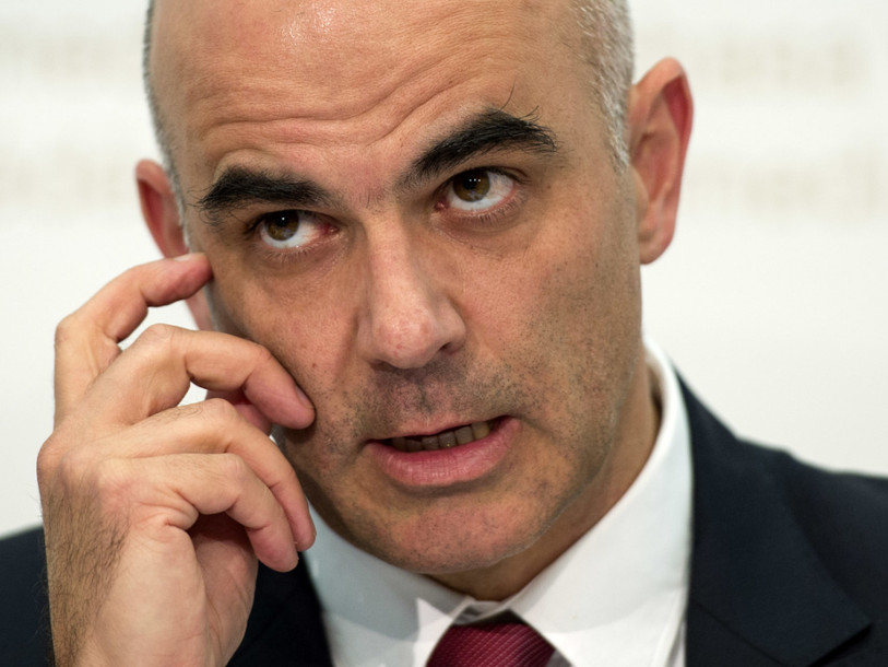 La hausse des primes se poursuit, la Confédération veut agir