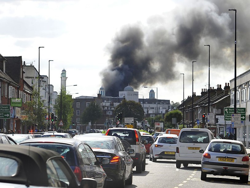 Incendie dans la grande mosquée de Londres