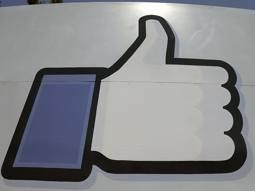 Les profils Facebook des candidats intéressent aussi les recruteurs