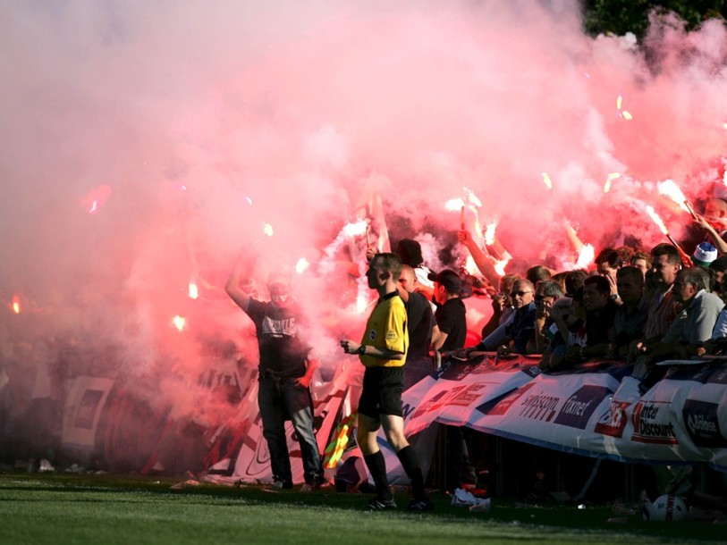 Premières mesures pour mettre fin au chaos des fans dans les trains