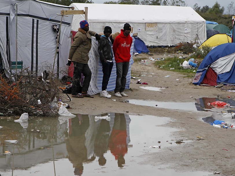Huit cents personnalités appellent à un plan d'urgence à Calais