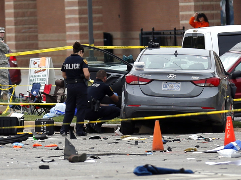 Une voiture percute une foule dans l'Oklahoma: 4 morts, 44 blessés
