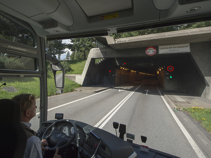 Doris Leuthard lance la campagne pour le 2e tube routier au Gothard