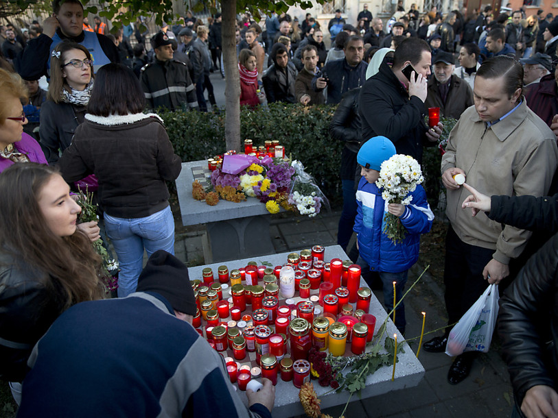 Grande manifestation pour les victimes de l'incendie de Bucarest