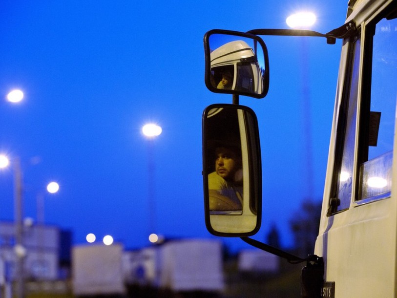 Franchir la frontière peut prendre des heures en Ukraine orientale