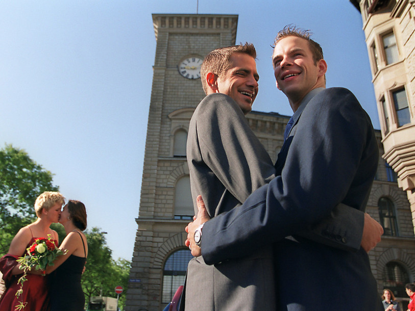 Vers une naturalisation facilitée pour le partenaire homosexuel