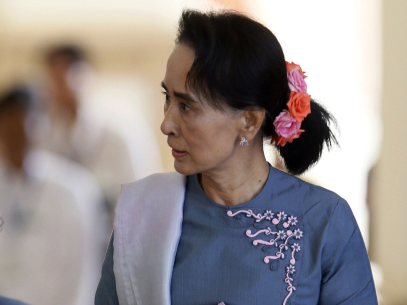 Birmanie: Suu Kyi au Parlement, après sa victoire écrasante