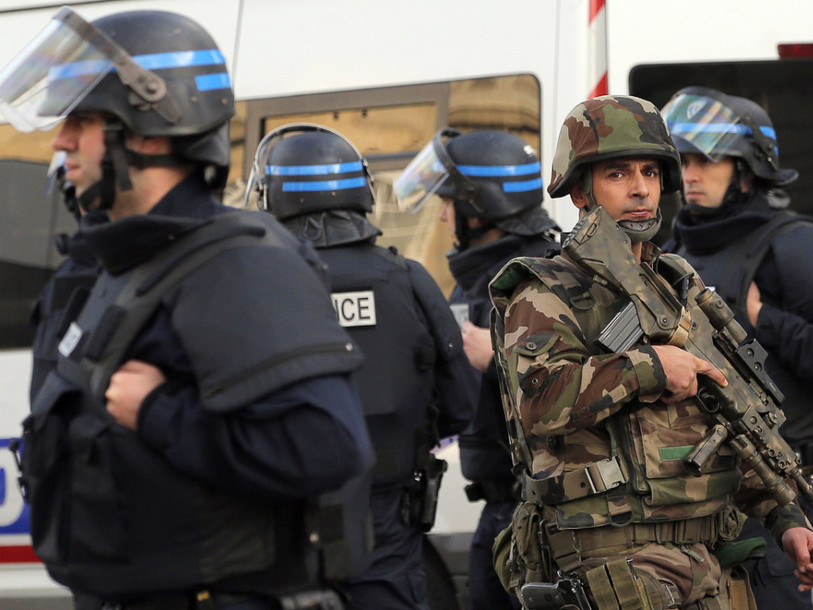 Fin de l'assaut à Saint-Denis: deux morts, sept interpellations