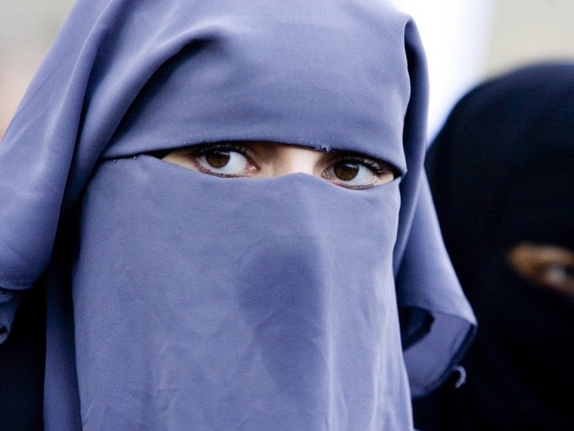 Le Parlement tessinois approuve la loi anti-burqa