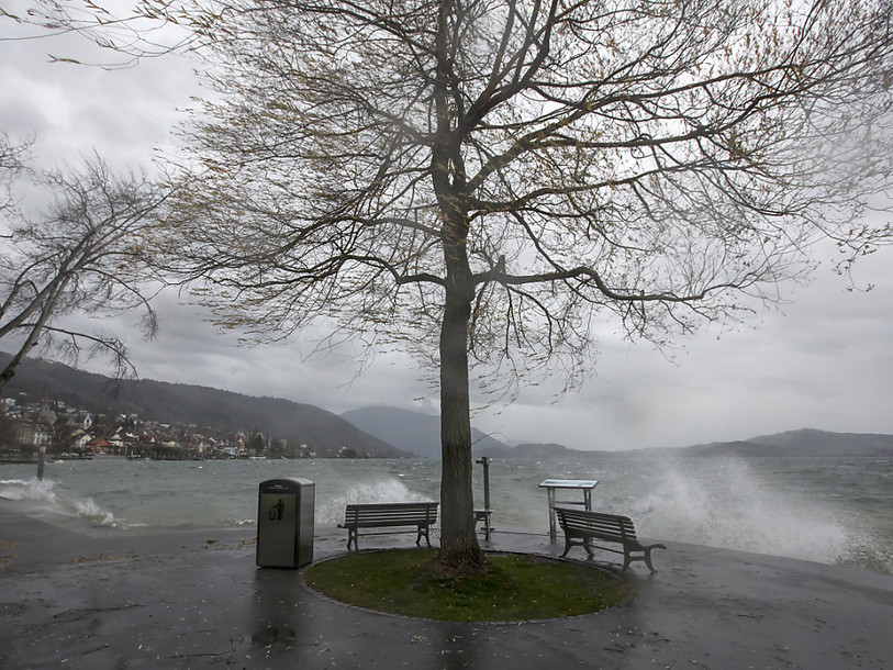 Skieurs et surfeurs lâchés par le soleil