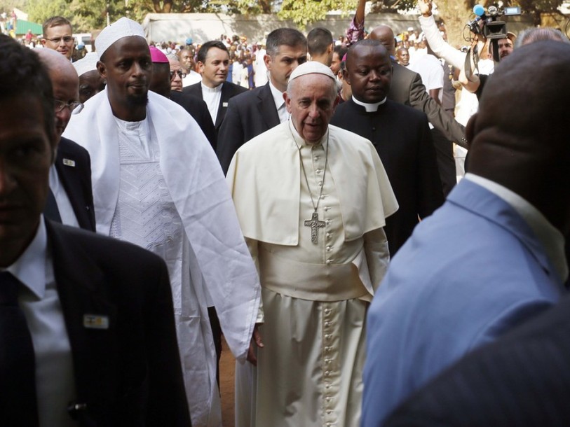 François à la mosquée de Bangui: chrétiens et musulmans sont frères