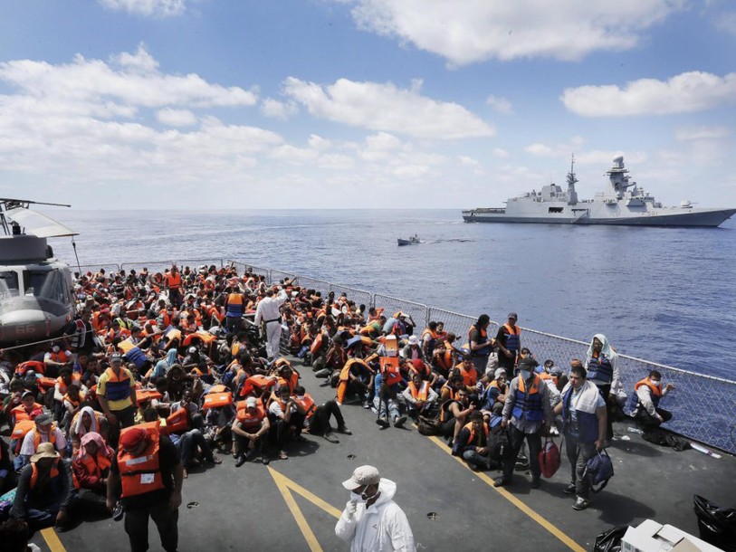 Plus de 1800 migrants secourus au large de la Libye