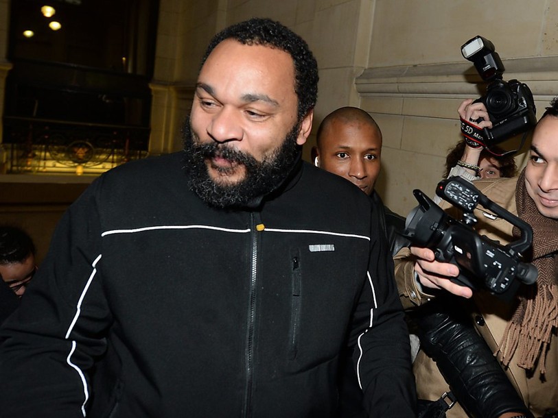 Dieudonné condamné à 3000 euros d'amende pour injure contre Valls