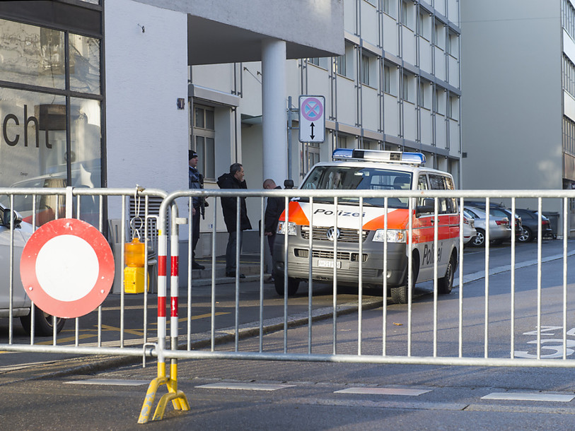 La police déployée devant une école juive à Zurich