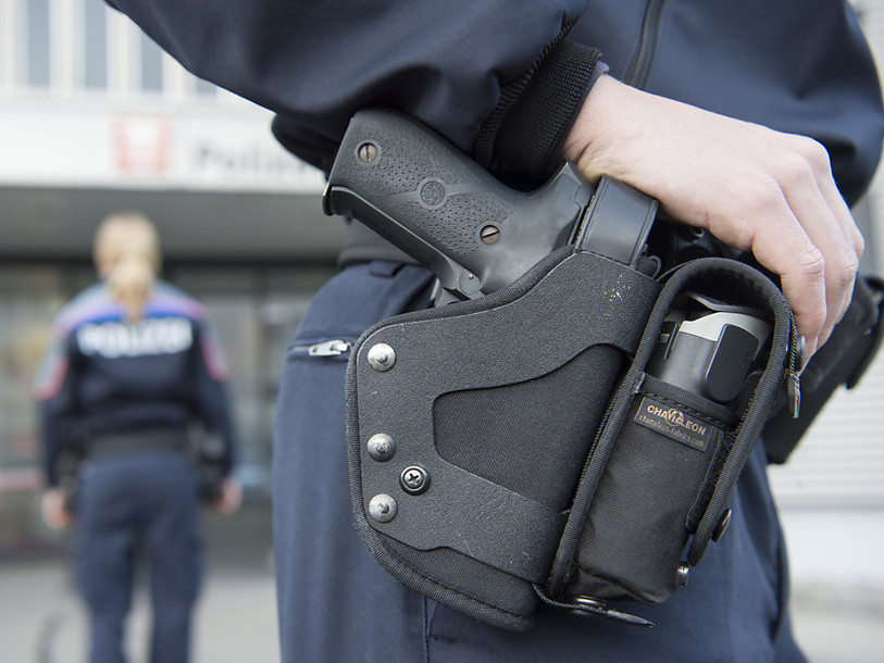 Pas d'armes pour les policiers valaisans en dehors de leur service