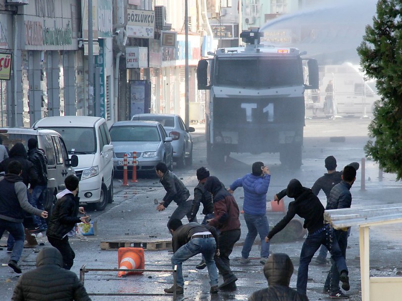 Poursuite des heurts entre Turcs et Kurdes à Diyarbakir