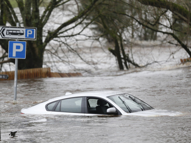 La tempête s'abat sur les îles britanniques et le directeur de l'EA