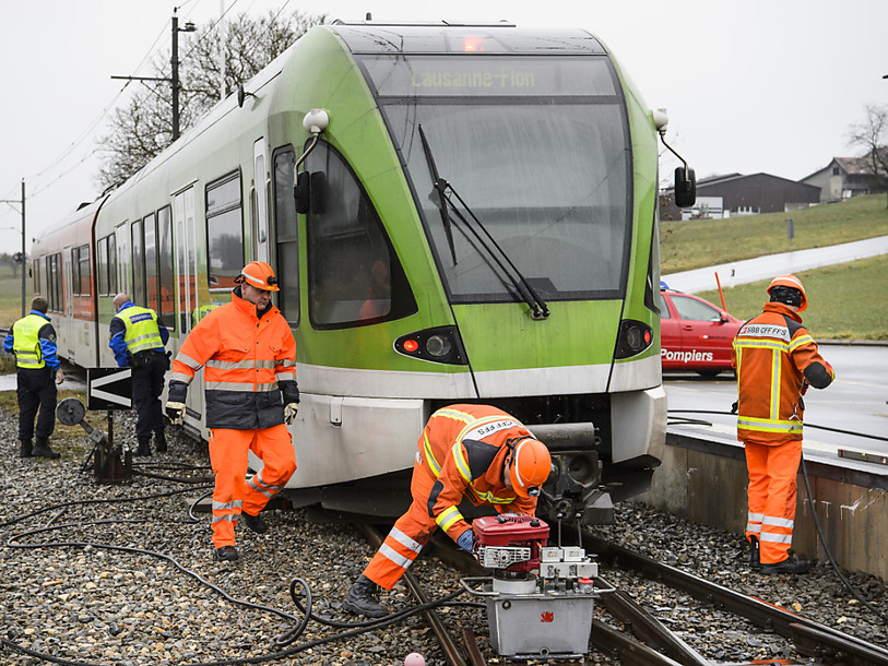 Une rame du LEB sort des rails sans faire de blessé