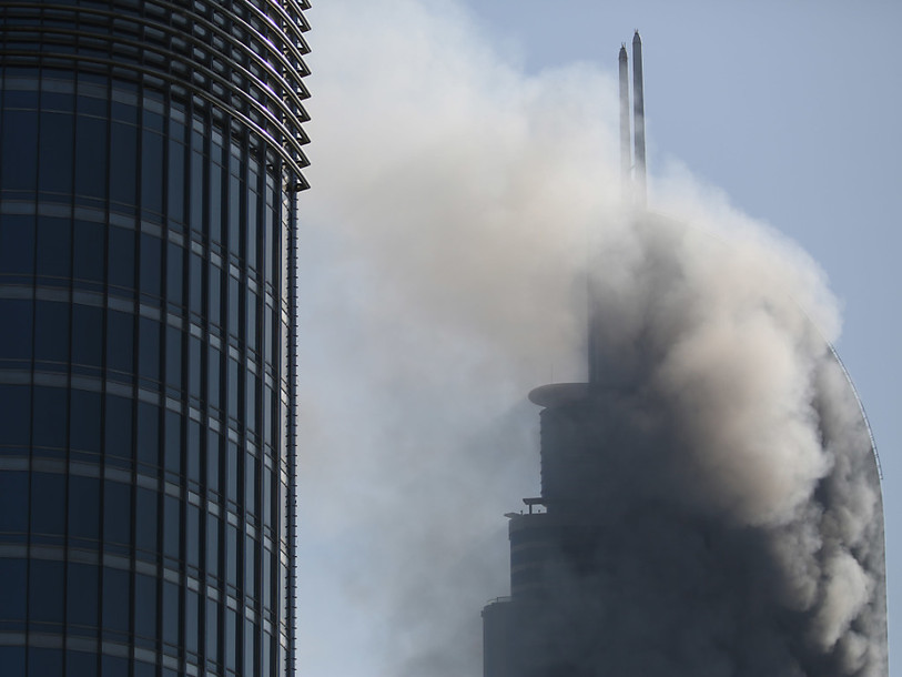 Dubaï enquête sur le spectaculaire incendie d'un hôtel de luxe