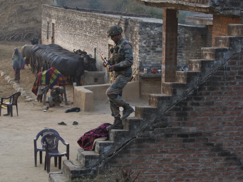 L'armée indienne sécurise la base de Pathankot