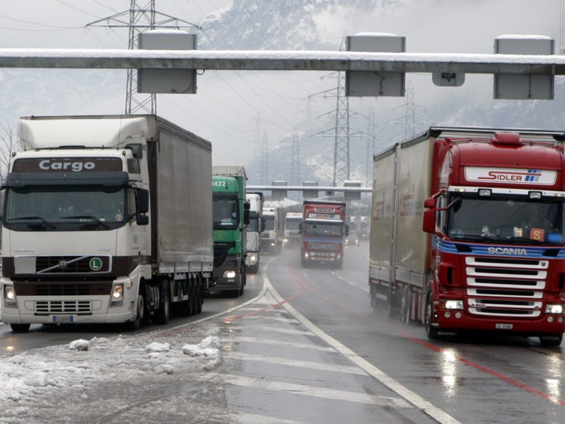 Les camions circulent à nouveau sur l'autoroute du San Bernardino